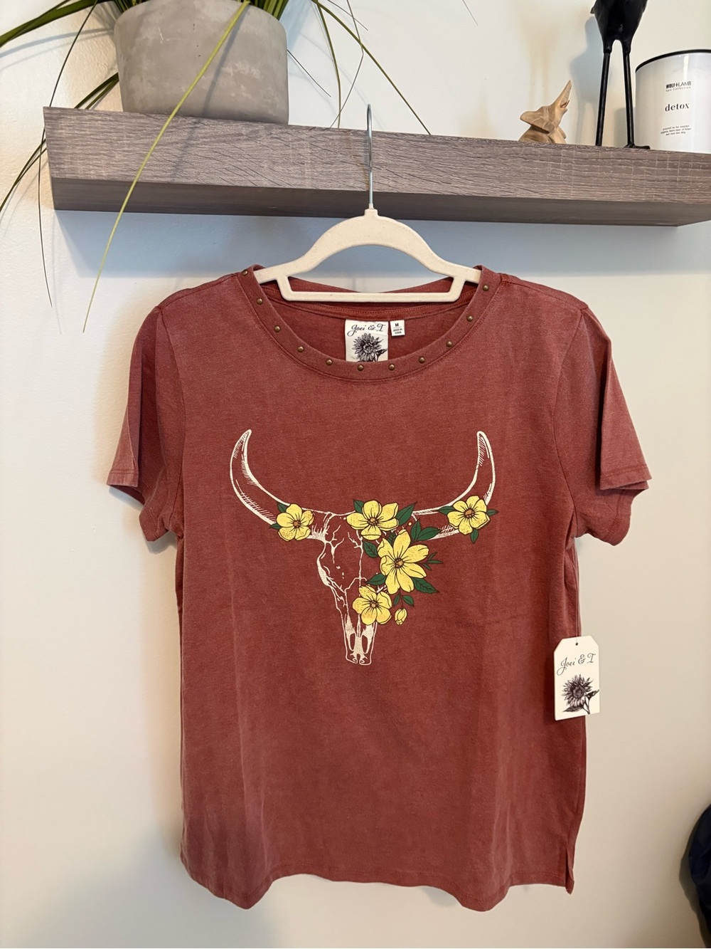 Women's Rust Short-Sleeve Floral Longhorn Graphic Tee by